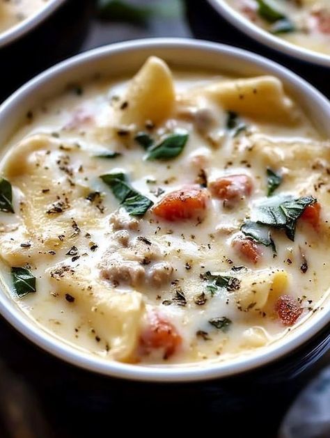 (1) Ariarecipes - 🍜 One-Pot Wonder! This Creamy Alfredo Lasagna Soup... | Facebook Creamy Alfredo Lasagna Soup, Alfredo Lasagna Soup, Alfredo Lasagna, One Pot Wonders, Tasty Dinner, Ground Sausage, Lasagna Soup, Soup Pot, One Pot