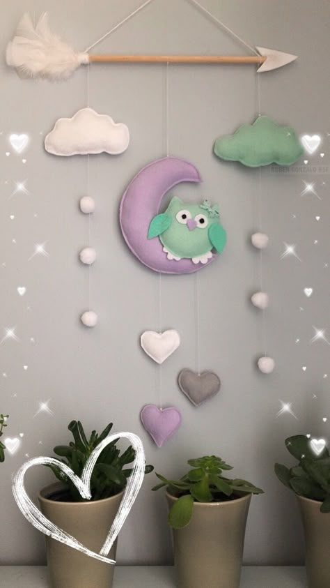 Nursery Hanging Decor, Owl Nursery Decor, Trendy Sewing Projects, Owl Nursery, Felt Crafts Diy, Baby Mobiles, Trendy Sewing, Baby Crib Mobile