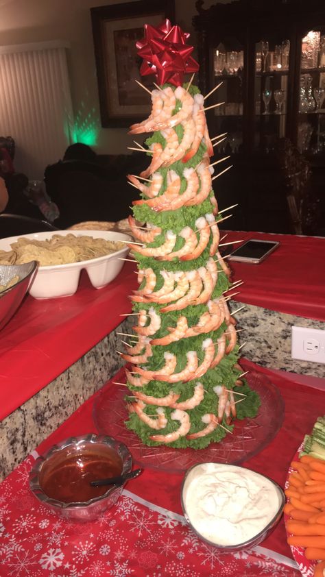 Christmas appetizer Shrimp Tower, Shrimp Tree, Christmas Tree Appetizers, Shrimp Christmas, Christmas Shrimp, Christmas Tree Appetizer, Tree Appetizer, Christmas Appetizer, 1950s Christmas