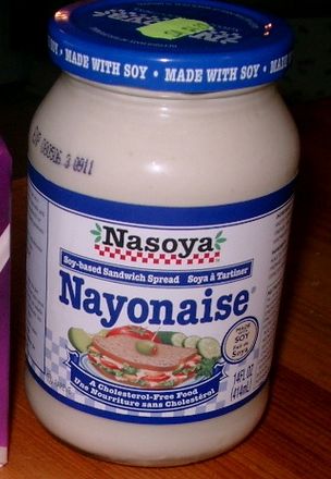 10 Healthy Substitutes For Mayonnaise | HuffPost Life Substitute For Mayonnaise, Mayo Substitute, Mayo Alternative, Healthy Mayo, Healthy Substitutes, Picky Eaters Dinner, Veggie Diet, Cooking Tricks, Cholesterol Foods