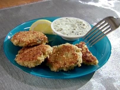 Tuna Croquette Tuna Croquettes Recipe, Tuna Croquettes, Croquette Recipe, Shrimp Cake, Croquettes Recipe, Tuna Patties, Thai Shrimp, Shrimp Cakes, Tuna Cakes