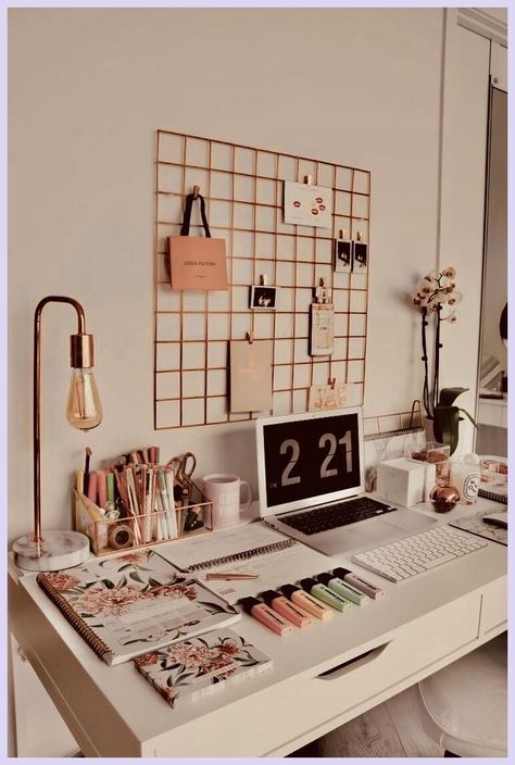 Aesthetic Work Desk Ideas, Desks Decoration Ideas, Work Desk Astethic, Asethic Desk, Office Desk Aesthetic Woman, Room Decor Astetic, Work Desk Aesthetic Office, Work Desk Organization Ideas, Aesthetic Desk Set Up