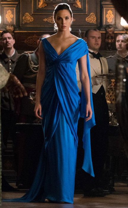 In the hotly awaited action flick Wonder Woman (which officially hits the screens today), the gorgeous Gal Gadot stuns as the powerful superheroine. When she’s not in her Wonder Woman garb, she manages to make a splash in a number of ensembles, including this dramatic blue gown. We’ve curated three inspired frocks to help you get Gadot’s silver screen style at home. Wonder Woman Blue Dress, Wonder Woman Workout, Wonder Woman Dress, Royal Blue Evening Dress, Gal Gadot Wonder Woman, Royal Blue Dress, Blue Evening Dresses, Blue Gown, Gala Dresses