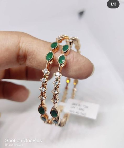 Stone Bangles Gold, Green Stone Bangles, Diamond Earrings Online, Indian Diamond Jewellery, Stone Bangles, Bridal Diamond Necklace, Diamond Pendants Designs, Bangles Gold, Beaded Jewelry Necklaces