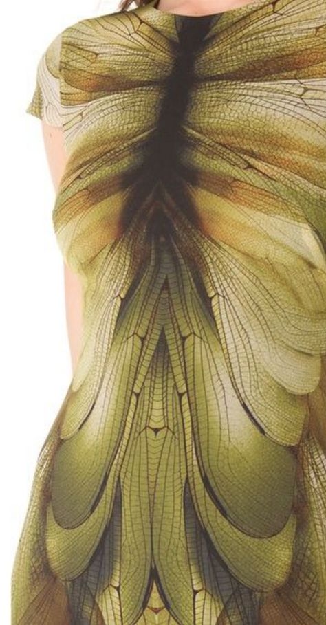 Dragonfly Wing Dress. Alexander McQueen Neon Apocalypse, Dresses 2013, Feeling Inspired, Mcq Alexander Mcqueen, Mode Inspo, Capped Sleeve Dress, Mode Inspiration, Costume Design, Fashion Details