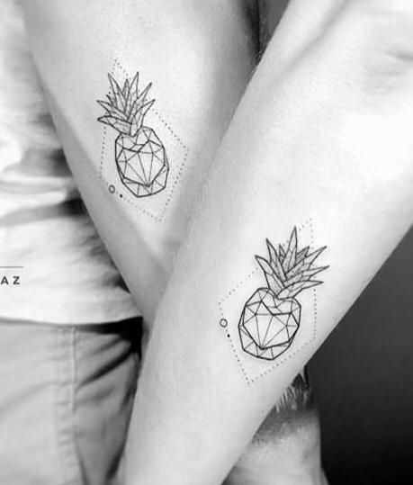 Pinapple Tattoos, Geometric Tattoo Pattern, Hawaii Tattoos, Pineapple Tattoo, Bestie Tattoo, Intricate Tattoo, Hawaiian Tattoo, Tattoo Feminina, Friend Tattoos