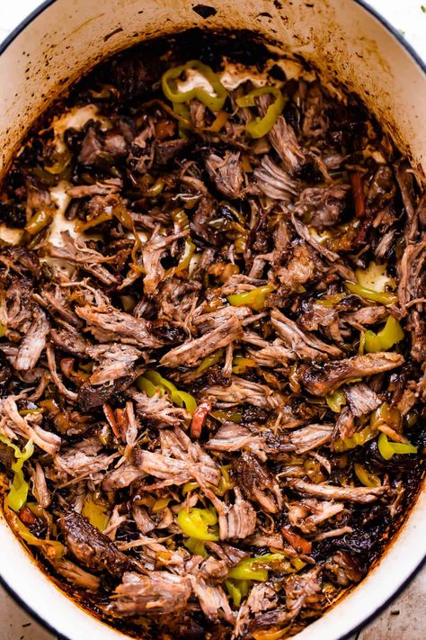 Italian Beef Crockpot Recipe, Roast With Pepperoncini, Italian Beef Recipe, Italian Roast Beef, Italian Beef Crockpot, Italian Beef Recipes, Italian Pot Roast, Shredded Beef Recipes, Slow Cooker Italian