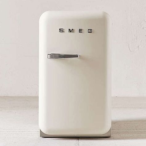 Mini Bar Ideas Small Spaces, Smeg Mini Fridge, Mini Fridge Bar, Pink Mini Fridge, Mini Bar At Home, Refrigerator Mini, Smeg Fridge, Home Bar Cabinet, Hangout Room