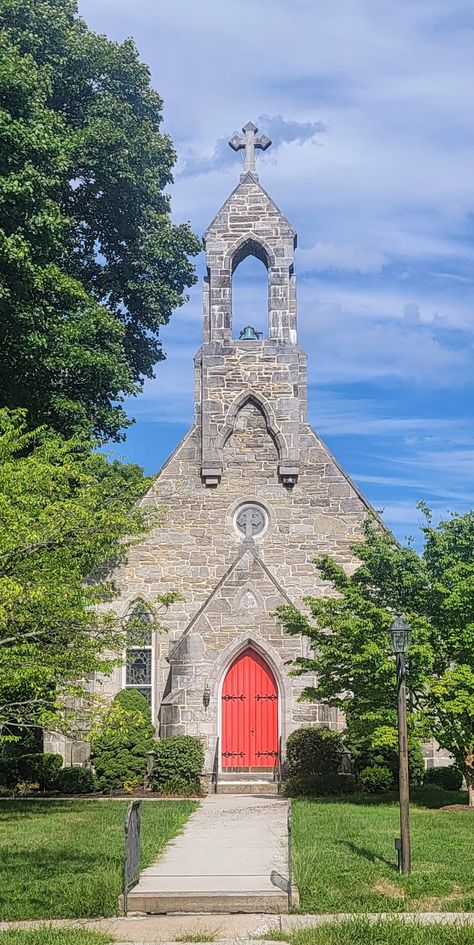 Another one of my favorite things to photograph are churches & chapels.. most especially those little country churches we find along the backroads we so often travel.. Hope y'all enjoy! BE BLESSED🩵 GigiLynn  #churchesnchapels #amateurimagesbygigi  #myphotos #mybestshots  #churches  #chapels #countrychurches #oldchurches #churchpics #churchphotos #myshots Things To Photograph, Church House, Country Churches, Old Country Churches, Church Pictures, Country Church, Old Churches, Church Architecture, Be Blessed