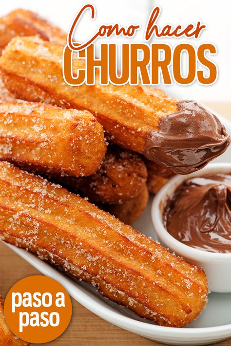 Te detallamos paso a paso cómo hacer churros caseros fácil y rápido.  En esta receta de churros la masa queda muy suave por dentro y super crujiente por fuera.  #churros #churroscaseros #comohacerchurros #recetadechurros #churrosfaciles #masaparachurros #churroscrujientes Spanish Snacks, Chocolate Churros, Spanish Churros, Spanish Breakfast, Autumn Wedding Food, Spanish Desserts, Churros Recipe, Fried Dough, Cuban Recipes