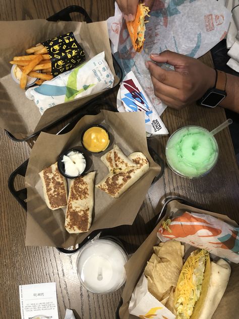 Taco Bell cantina Phoenix Arizona Fast Food With Friends Aesthetic, Taco Night Aesthetic, Taco Bell Aesthetic, Eating Tacos Aesthetic, Taco Bell Aesthetic Food, Fast Food Aesthics, Low Sugar Diet, Taco Bell, Yummy Comfort Food