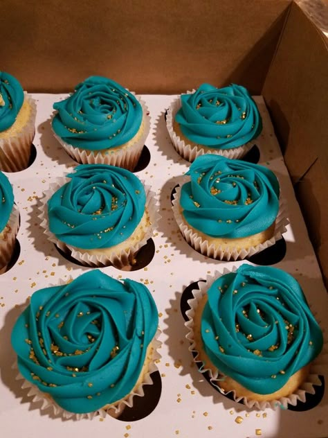 Teal Cupcakes Wedding, Turquoise And Gold Cupcakes, Teal Colored Birthday Cakes, Dark Teal Birthday Cake, Peacock Wedding Cake And Cupcakes, Teal Dessert Table, Teal Foods For Party, Teal Wedding Cupcakes Ideas, Dark Teal Cupcakes