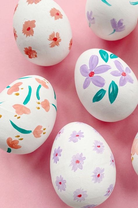 Colour Eggs Easter, Easter Egg Simple Design, Easter Egg Flowers, Easter Egg Designs For Kids, Ideas For Eggs Easter, Egg Easter Decoration, Easter Egg Designs Easy, Easter Egg Painting Ideas Simple, Egg Painting Ideas Art