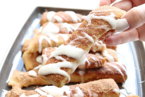 Copycat Pizza Hut Cinnamon Bread Sticks Recipe Recipe - My Heavenly Recipes Cinnamon Bread Sticks, Cinnamon Breadsticks, Cinnamon Sticks Recipe, Copycat Pizza Hut, Apple Dessert Pizza, Caramel Apple Desserts, My Heavenly Recipes, Cinnamon Bread Easy, Sweet Potato Cheesecake