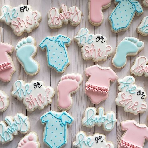 He Or She Cookies, Blueberry Bake, Welcome Home Decorations, Gender Reveal Cookies, Gender Party, Gender Reveal Party Decorations, Baby Gender Reveal Party, Baby Shower Inspiration, Baby Gender Reveal