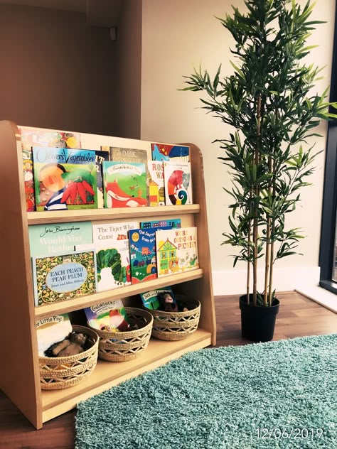 Book Corner Ideas For Preschool, Reading Area Daycare, Book Area Preschool, Earthy Preschool Classroom, Eyfs Nursery Layout, Classroom Shelving Ideas, Preschool Book Corner, Book Corners Classroom Reading Areas, Book Corner Ideas Childcare