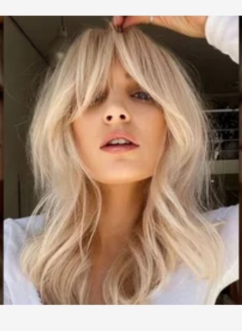 Blond Pony, Medium Haircuts With Bangs, Blonde Lowlights, Popular Haircuts, Long Hair With Bangs, Trendy Haircuts, Trending Haircuts, Haircuts With Bangs, Medium Hair Cuts