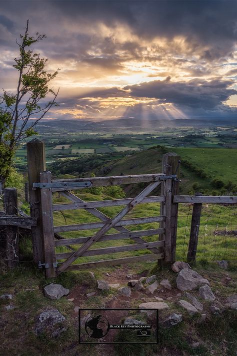 Views of the Mid Wales countryside, Powys captured by landscape photographer Chris Wain and available as a Fine Art Print from Black Key Photography #CorndonHill #Powys #Wales #Travel #Wanderlust #Bucketlist #landscapephotography #photographyprint Mid Wales, Rule Britannia, Countryside Landscape, British Countryside, Cloudy Sky, Meaningful Life, Cool Landscapes, English Countryside, Life Photo