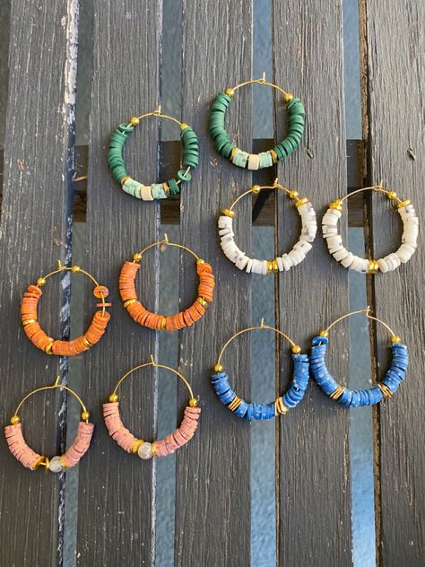 Simple Necklace Designs, Glass Beads Diy, Handmade Jewelry Business, Bead Charms Diy, Clay Bracelet, Clay Bead, Bracelets Handmade Beaded, Beaded Hoop Earrings, Bead Jewellery