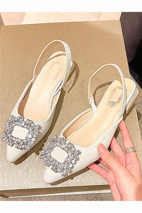 Those comfy bridal shoe is exactly what you need for your ceremony.#comfyshoesforbrides#bridetobe#bigdayready Comfy Wedding Shoes, Comfortable Bridal Shoes, Wedding Wedges, Bridal Shoe, Cute Shoes Heels, Beige Heels, Slingback Flats, Rhinestone Decor, Elegant Shoes