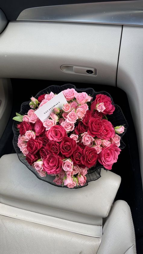 Luxury Flower Bouquets, Prettiest Bouquet, Boquette Flowers, Flowers Bouquet Gift, Nothing But Flowers, Flower Therapy, Beautiful Bouquet Of Flowers, Beautiful Flower Arrangements, Luxury Flowers