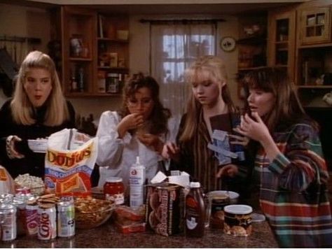 Beverly Hills 90210 Sleepover Josh Stewart, Beverly Hill, Jennie Garth, Tori Spelling, Luke Perry, Melrose Place, Shannen Doherty, Beverly Hills 90210, Slumber Party