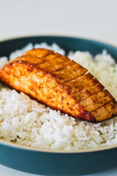 Tofu Salmon Rice Bowl, Salmon Tofu Recipes, Tofu Salmon Recipe, Vegan American Food, Fish Tofu Recipe, Tofu Tuna, Vegan Salmon Recipe, Salmon Tofu, Tofu Salmon