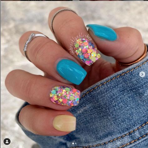 Healthy Dip Nail Designs, Pastel Dip Nails Short, Dip Powder Nails Bright Colors, Easter Nails Powder Dip, Easter Nail Dip Ideas, Cool Dip Nails, Dip Nails Spring 2024, Mail Dip Designs, Multi Color Dip Nails