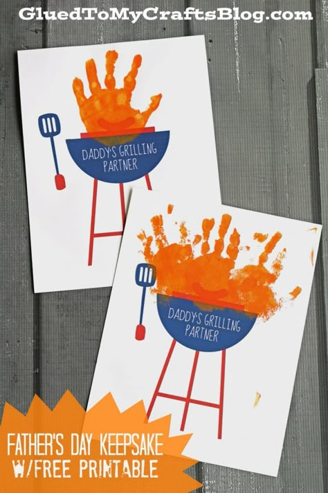 Handprint Daddy's Grilling Partner Keepsake w/free printable Handprint Printable, Easy Fathers Day Craft, Fathers Day Art, Footprint Crafts, Kid Craft, Handprint Crafts, Daycare Crafts, Father's Day Diy, Dad Day