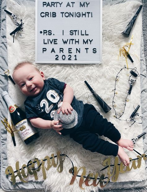 Seven Month Photo Shoot, New Years Milestone Baby Picture, New Year Baby Pictures, Funny Monthly Baby Pictures, November Milestone Picture Ideas, Newborn New Years Pictures, Boy Monthly Baby Pictures, Baby One Month Photo Ideas Boys, New Years Baby Pictures