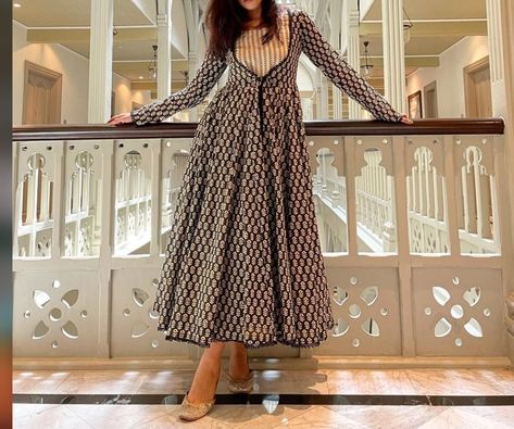 Ajrakh Anarkali, Repurposed Saree, Wedding Kurti, Cotton Suit Designs, Cotton Dress Pattern, Silk Kurti Designs, Simple Kurta Designs, Designer Kurti Patterns, Simple Kurti Designs