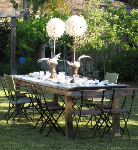 Paper dandelion centerpieces for sweet sixteen dinner party. Dandelion Centerpiece, Sweet Sixteen Dinner, Auction Decorations, Paper Dandelion, Fairy Party, Fairy Parties, Sweet Sixteen, Decorations Ideas, Make A Wish