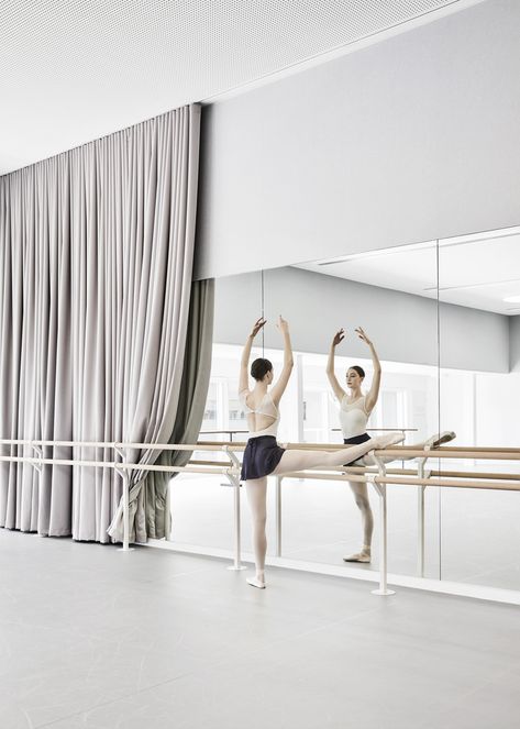 Gallery of The Australian Ballet / Hassell - 4 Ballet Room, Dance Studio Design, Dance Studio Decor, Home Dance Studio, Yoga Studio Design, Ballet Studio, Australian Ballet, Dance Rooms, Ballet Pictures