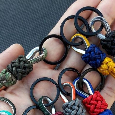 Paracord Key Fob, Paracord Designs, Paracord Macrame, Knife Lanyard, Paracord Bracelet Patterns, Paracord Braids, Paracord Tutorial, Paracord Diy, Paracord Ideas