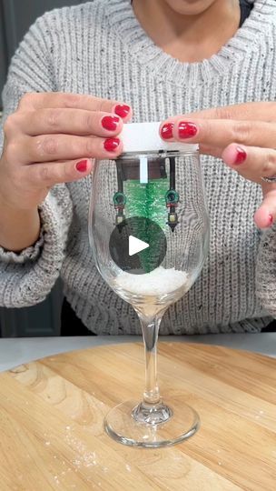 Globe Diy Projects, Wine Glass Snow Globe, Christmas Snow Globes Diy, Dollartree Diy, Flat Christmas Tree, Snow Globe Crafts, Glassware Crafts, Christmas Globes, Diy Snow Globe