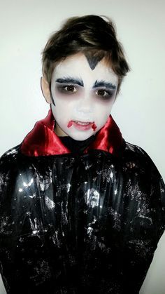 Kids Vampire Makeup, Creative Kids Halloween Costume, Dracula Makeup, Vampire Face Paint, Boy Halloween Makeup, Trending Halloween Costumes, Easy Vampire Makeup, Vampire Makeup Looks, Halloween Costumes Kids