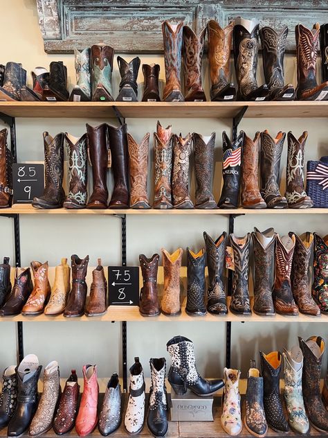 Cowboy Baby Style, Cowboy Boots Fashion, Cute Cowgirl Boots, The Last Ride, London Vintage, Boots Store, Shop Boots, Hits Different, Cowgirl Aesthetic