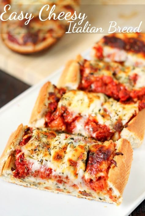 Easy Cheesy Italian Bread is a simple 15 minutes recipe that the whole family will devour! Bread Meals, Loaf Bread Recipe, Italian Bread Recipes, Bread Buns, French Bread Pizza, Cheesy Bread, Party Appetizer, Italian Bread, Easy Cheesy