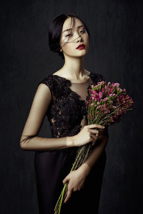 Zhang Jingna – Fashion Zhang Jingna, Woman Holding Flowers, Holding Flowers, Fine Art Portraits, Portrait Inspiration, 인물 사진, Studio Portraits, Fashion Shoot, Female Portrait