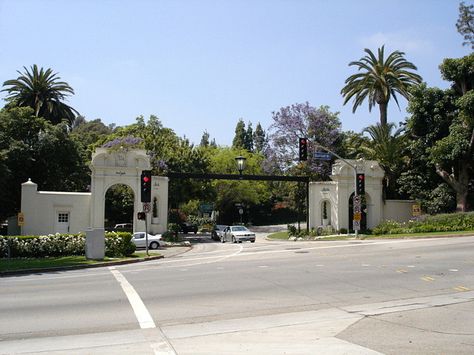 Bel Air, CA Bel Air Aesthetic, Bel Air House, Bel Air Los Angeles, Bel Air California, Luxury Entrance, California Aesthetic, Entrance Gate, Cali Life, Castle Mansion