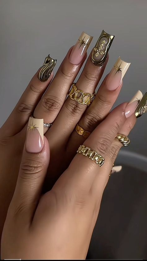 nail art Arabian Nails Design, Mexican Heritage Nails, Mixed Metals Nails, Nail Inspo Trendy Fall, Baddie Acrylic Nails Designs, Hippie Nails, Colored Acrylic Nails, Girly Acrylic Nails, Short Square Acrylic Nails