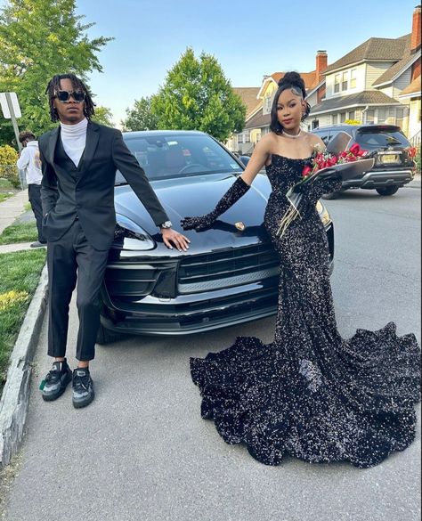 Homecoming Ideas For Men, Hood Prom 2023, Black Prom Couples Outfit, Prom Ideas Black Couples, Black Prom Dress Couple, Hood Prom, Prom Suit And Dress, Prom Men, Prom Dress Black