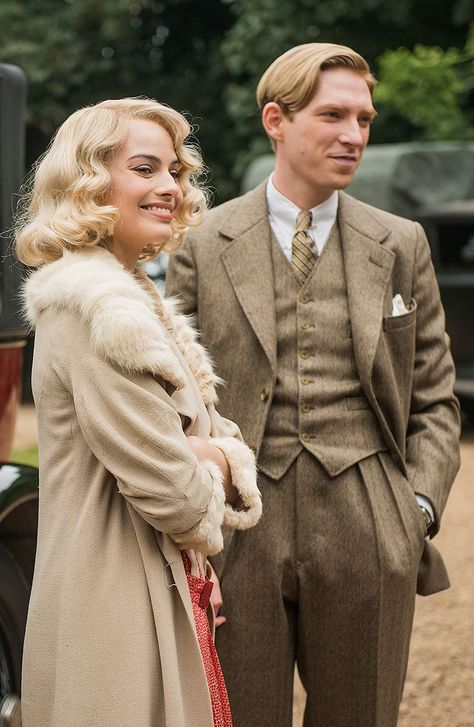 Goodbye Christopher Robin, Emily In Paris Outfits, Domhnall Gleeson, Plus Size Vintage Dresses, A A Milne, Christopher Robin, Paris Outfits, Emily In Paris, Movie Costumes