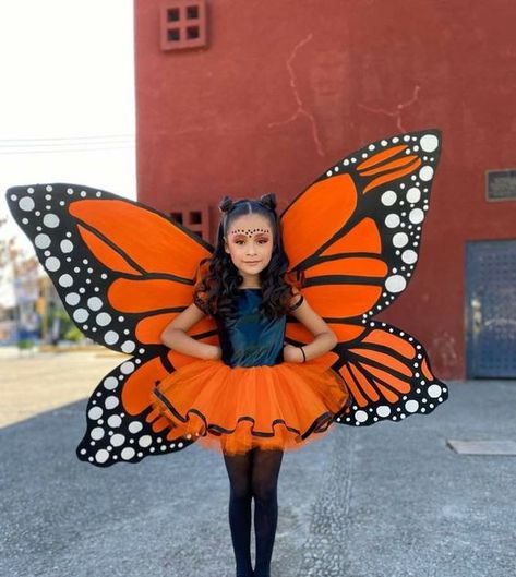 Capybara Costume For Human, Maskembal Ideas For Kids, Mariposa Costume, Diy Butterfly Costume, All Black Halloween Costume, Black Dress Halloween Costume, Fancy Dress Costumes Kids, Obličejové Masky, Projek Diy