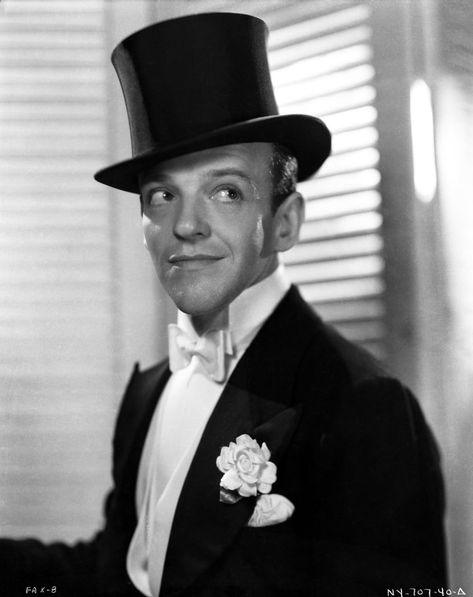 1910s Mens Fashion, Old Hollywood Icons, Tie Photo, Face Inspiration, Everywhere I Go, Old Hollywood Glam, Fred Astaire, Hollywood Icons, Omaha Nebraska