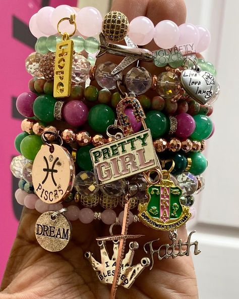 Welcome To BETTYVILLE on Instagram: “STACK SUNDAZE 💕💚🌞 #HEYYYAKA #HEYYYBETTY” Junk Bracelets, Diy Keychains, Bracelet Ideas, Black Butterfly, Arm Candy, Charm Bracelets, Keychains, Bangle Bracelets, Bangles