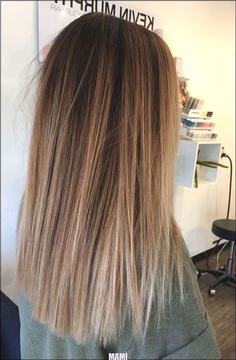 Uploaded by Zoé. Find images and videos on We Heart It - the app to get lost in what you love. Ombre Hair Blonde, Brown Hair With Blonde Highlights, Hair Color Light Brown, Brown Hair Balayage, Light Hair Color, Blonde Hair Looks, Brown Blonde Hair, Long Blonde, Hair Color Balayage