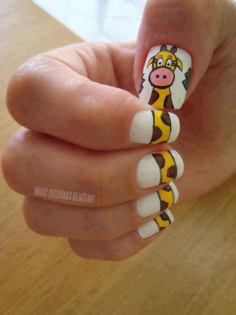 Giraffe Nails, Emoji Nails, Animal Nail Art, Animal Nails, A Giraffe, Cute Nail Art, Funky Nails, Fancy Nails, Creative Nails