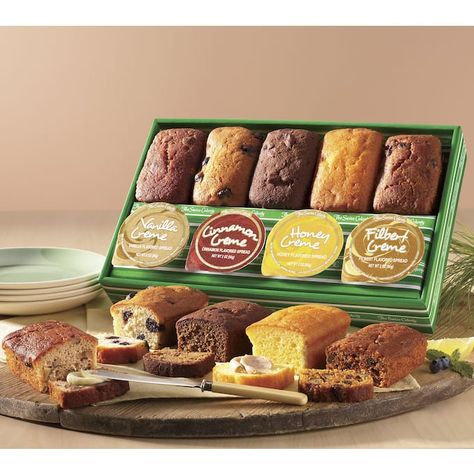 Fruit & Nut Breads and Cremes Gift Assortment, Loaf Packaging, Nut Breads, Cake Loaves, Dessert Packaging Design, Holiday Food Gifts, Bake Sale Packaging, Bread Loaves, Homemade Business, Dessert Packaging