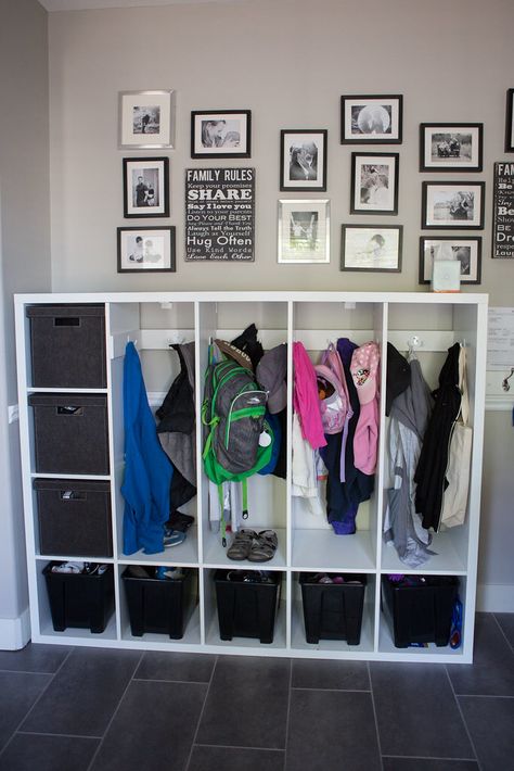 Diy Lockers, Ikea Organisation, Kids Shoe Storage, Diy Kast, Diy Locker, Ikea Organization, Mudroom Lockers, Ikea Closet, Ikea Hack Ideas